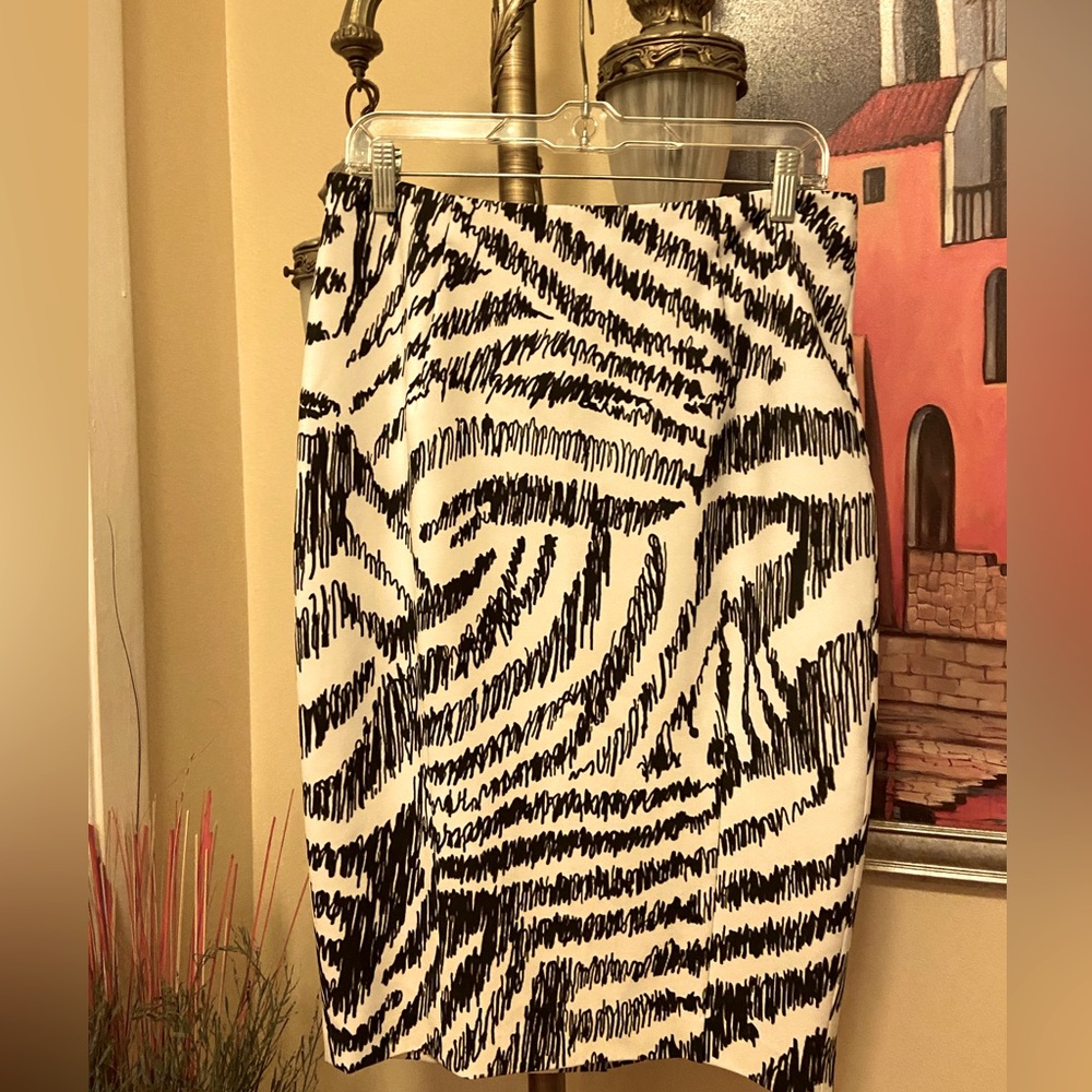 H&M dress skirt black and white print